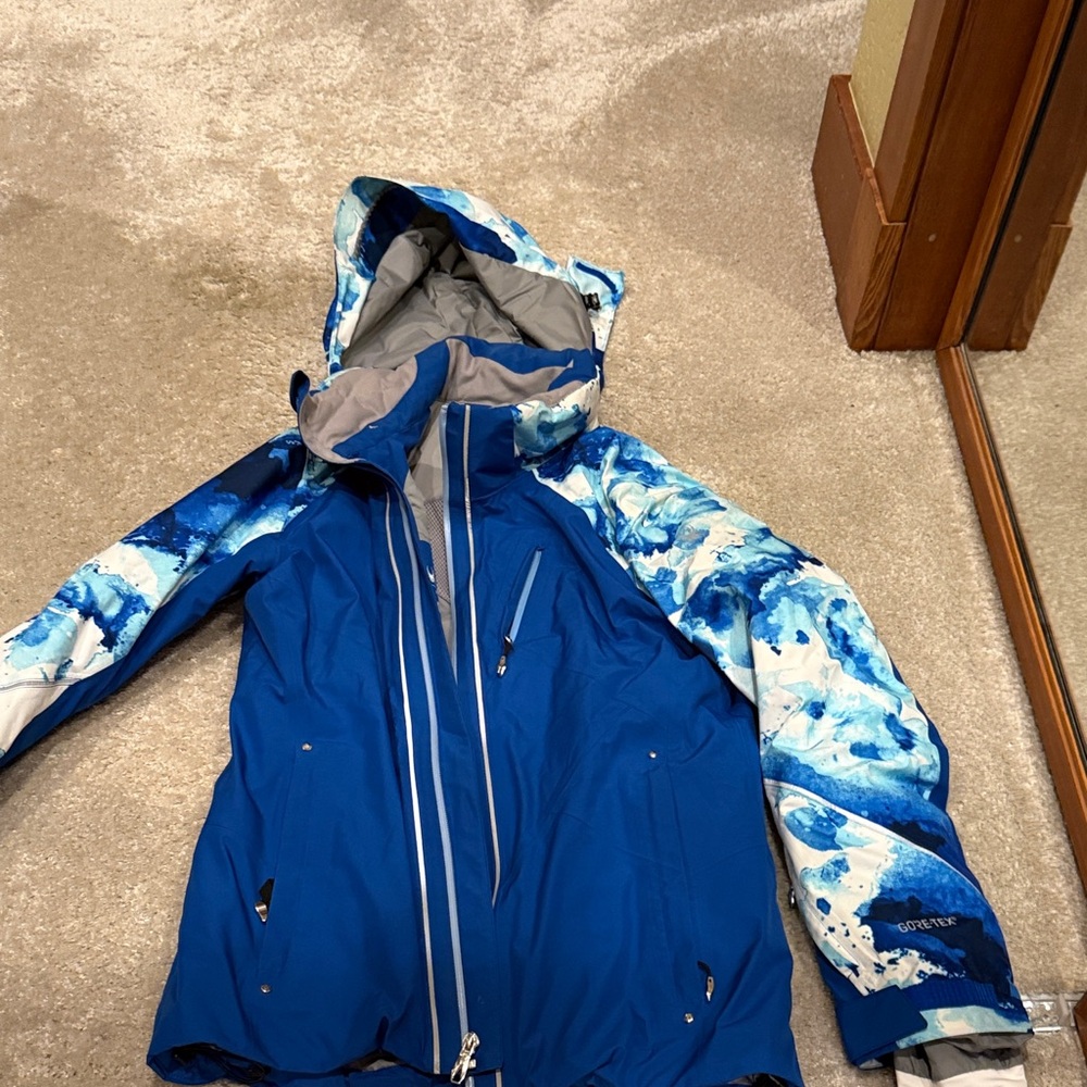 Ladies size 12 Spyder ski coat